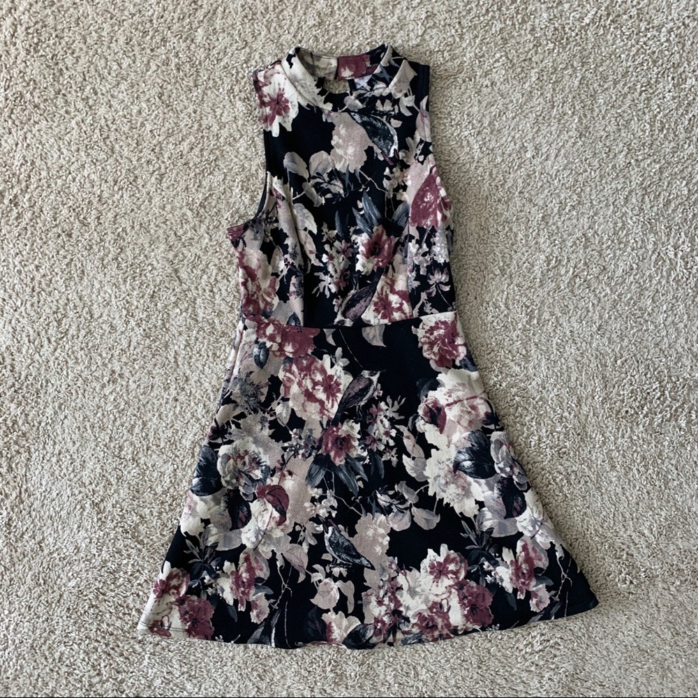 Beautiful + flattering mini dress